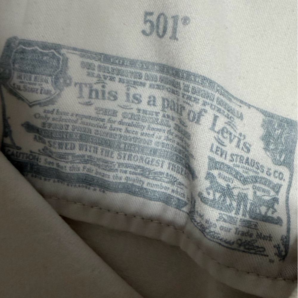 Levi's Men's White Straight Jeans - Picture 12 of 16